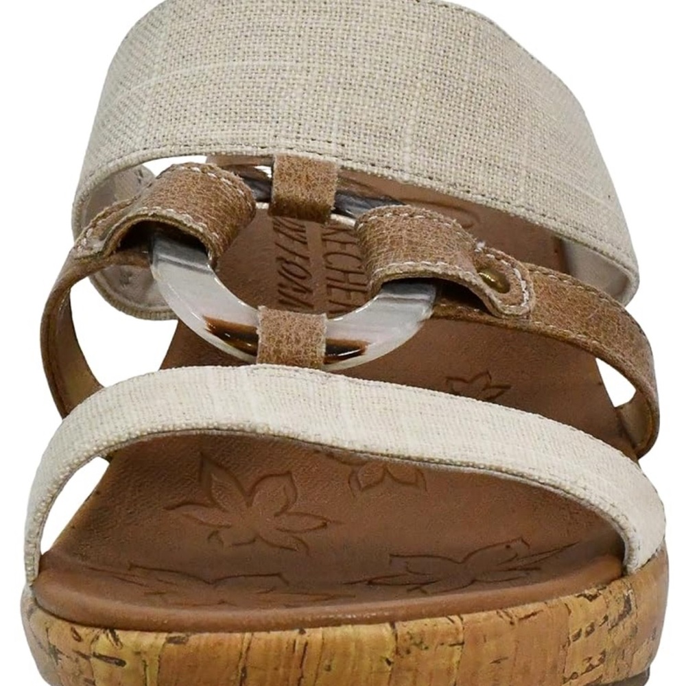 Skechers Cream and Tan Sandals